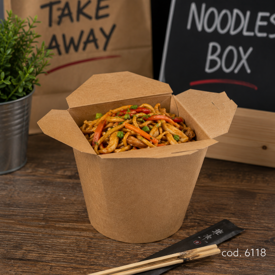 Immagine di BOX PER NOODLES IN PE ml.750 10x9,5x9,5cm