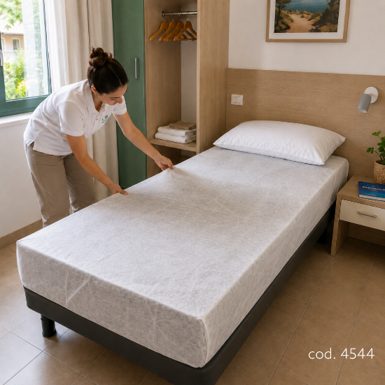 Immagine di COPRIMATERASSO SINGOLO MONOUSO IN TNT BIANCO 80X190+20 cm