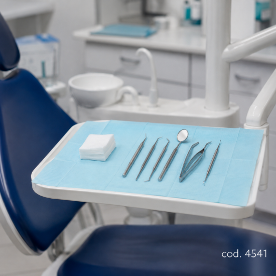 Immagine di SALVIETTE PER DENTISTI CARTA + PE AZZURRE 33x46cm